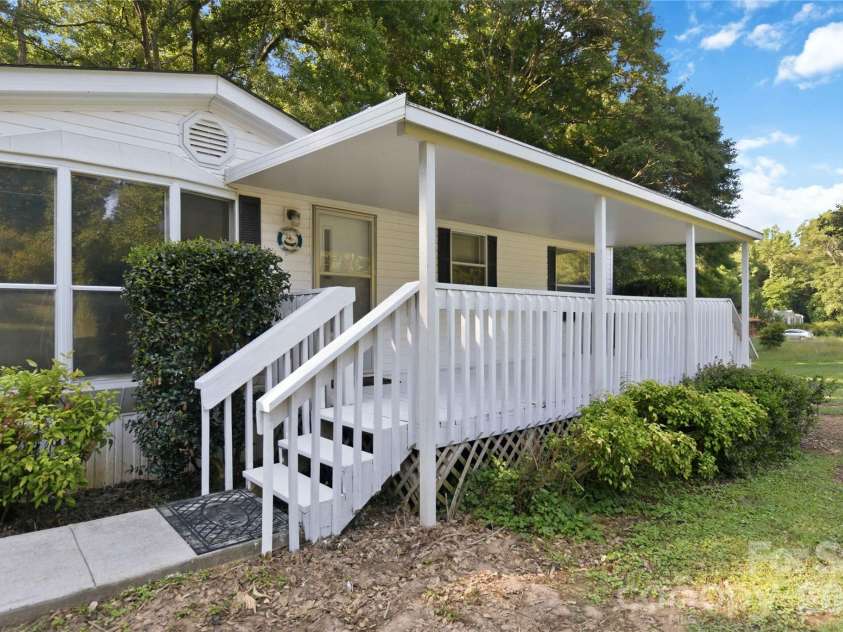 305 Southfork Meadows Road, Gastonia, NC 28052.  MLS# CAR4393109, YatesRealty ID 32169. 