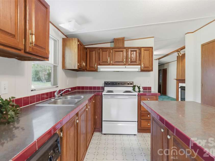 305 Southfork Meadows Road, Gastonia, NC 28052.  MLS# CAR4393109, YatesRealty ID 32169. 