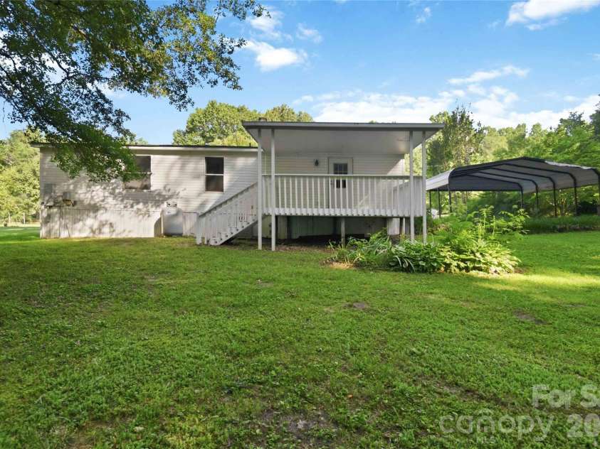 305 Southfork Meadows Road, Gastonia, NC 28052.  MLS# CAR4393109, YatesRealty ID 32169. 