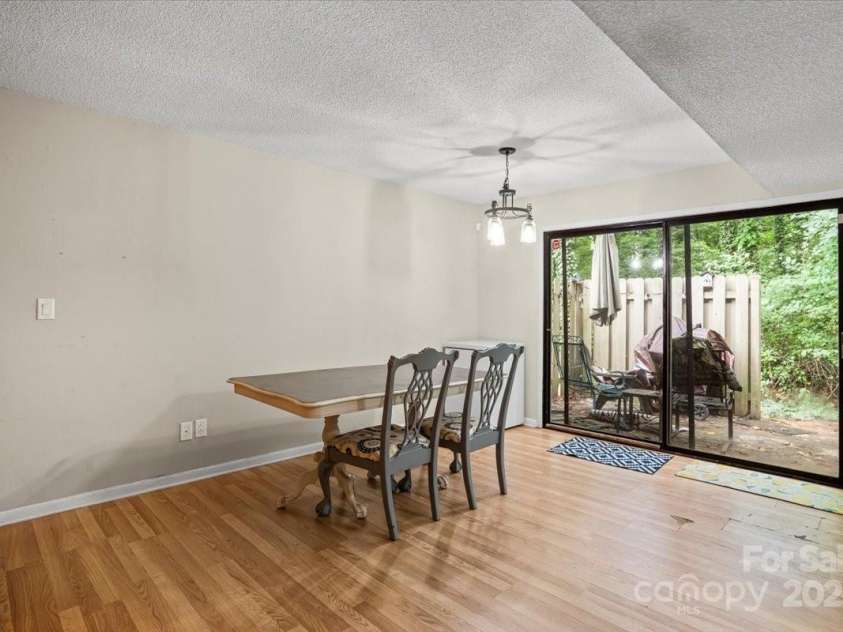313 Lamplighter Circle, Winston Salem, NC 27104.  MLS# CAR4291647, YatesRealty ID 32169. 