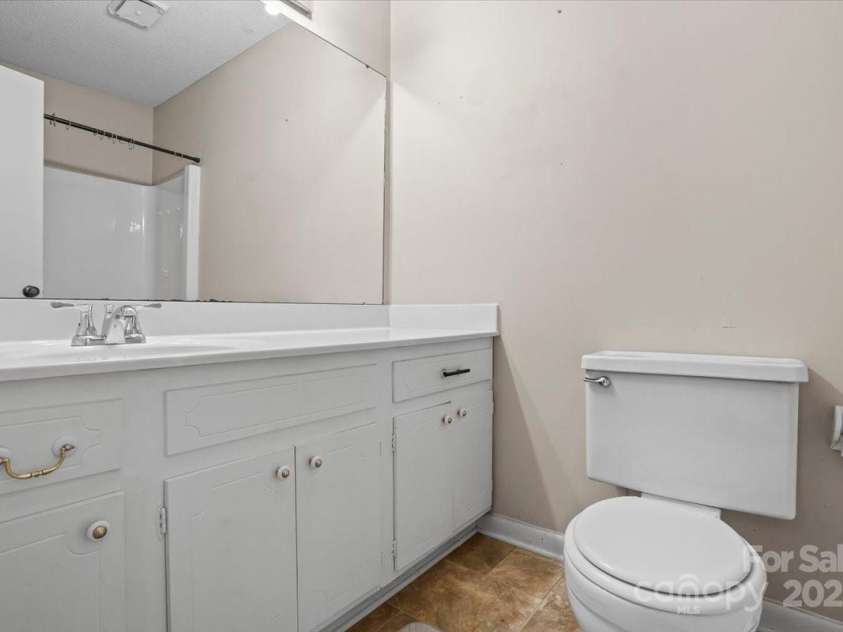 313 Lamplighter Circle, Winston Salem, NC 27104.  MLS# CAR4291647, YatesRealty ID 32169. 