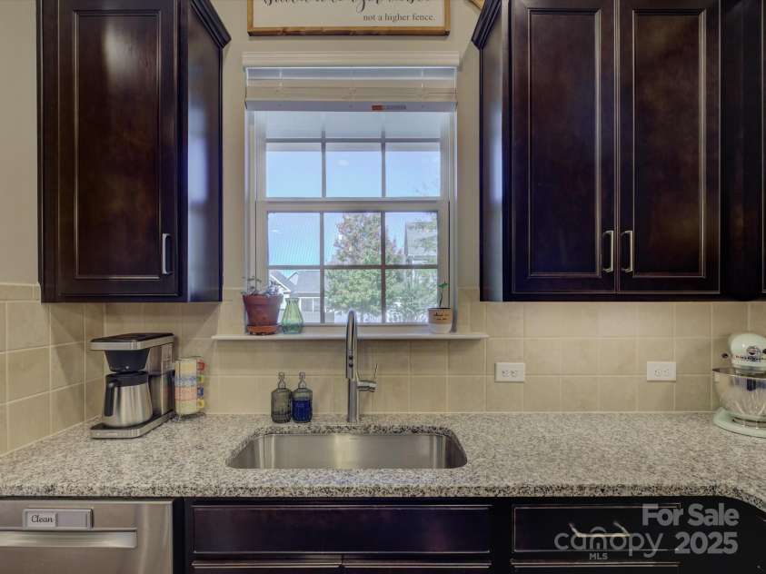 11522 Founders Park Lane, Pineville, NC 28134.  MLS# CAR4312849, YatesRealty ID 3217. 