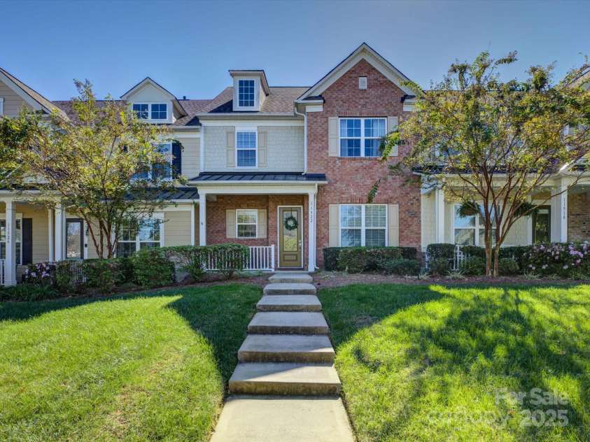 11522 Founders Park Lane, Pineville, NC 28134.  MLS# CAR4312849, YatesRealty ID 3217. Front entry