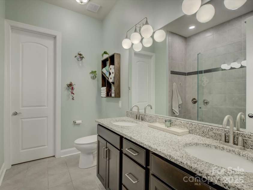 11522 Founders Park Lane, Pineville, NC 28134.  MLS# CAR4312849, YatesRealty ID 3217. Primary bathroom