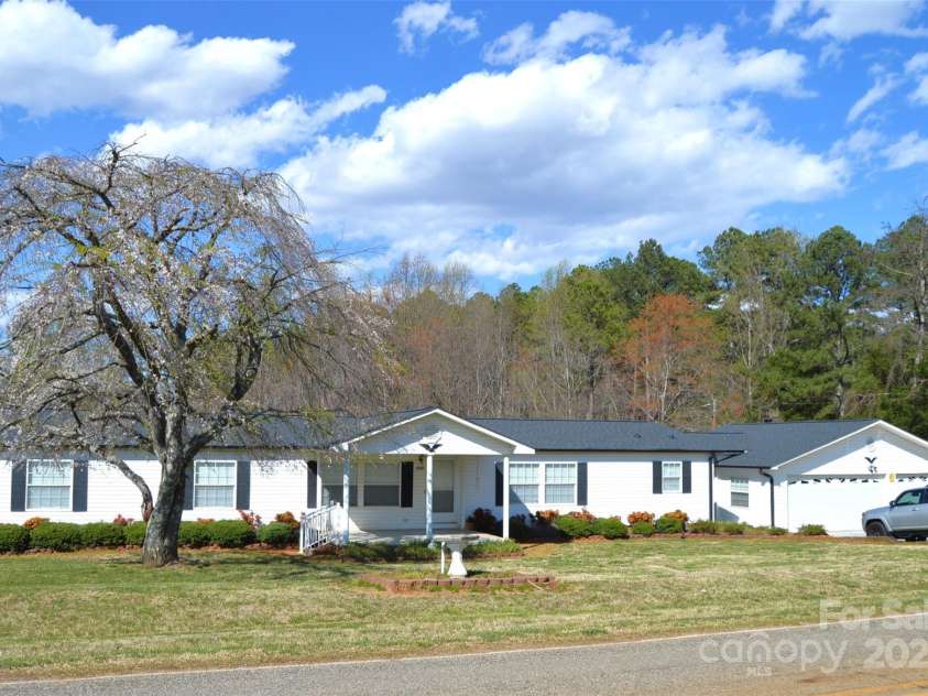 648 Dobson Farm Road, Statesville, NC 28625.  MLS# CAR4240456, YatesRealty ID 3217. 