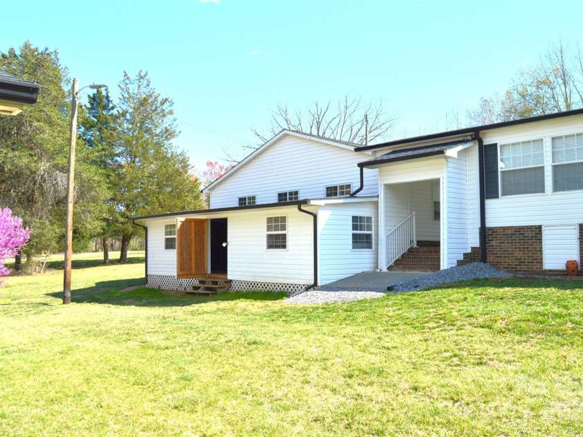 648 Dobson Farm Road, Statesville, NC 28625.  MLS# CAR4240456, YatesRealty ID 3217. 