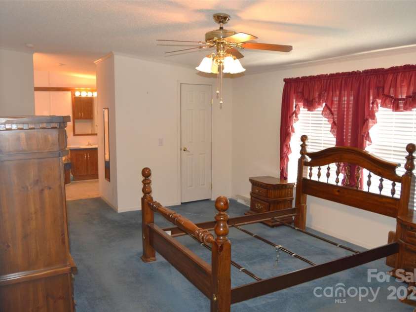 648 Dobson Farm Road, Statesville, NC 28625.  MLS# CAR4240456, YatesRealty ID 3217. 