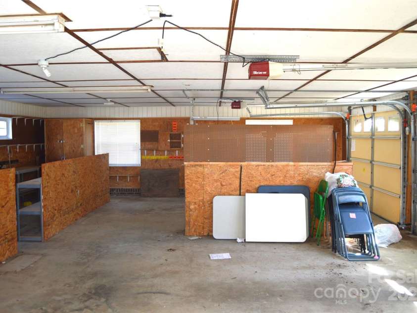 648 Dobson Farm Road, Statesville, NC 28625.  MLS# CAR4240456, YatesRealty ID 3217. 