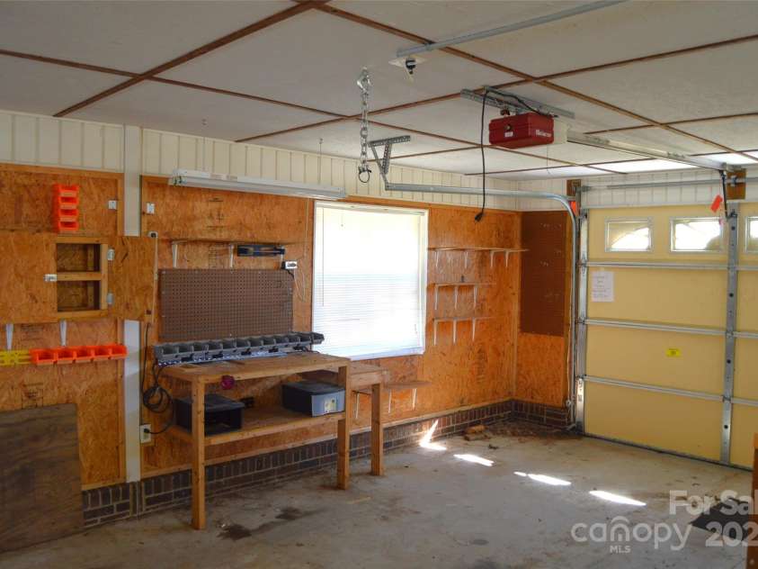 648 Dobson Farm Road, Statesville, NC 28625.  MLS# CAR4240456, YatesRealty ID 3217. 