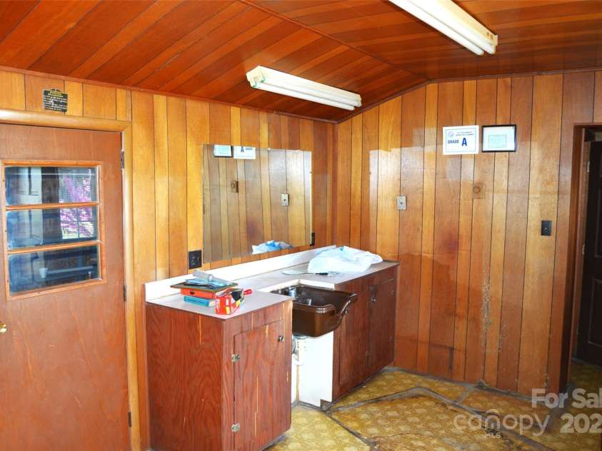 648 Dobson Farm Road, Statesville, NC 28625.  MLS# CAR4240456, YatesRealty ID 3217. 