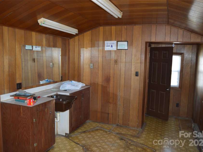 648 Dobson Farm Road, Statesville, NC 28625.  MLS# CAR4240456, YatesRealty ID 3217. 