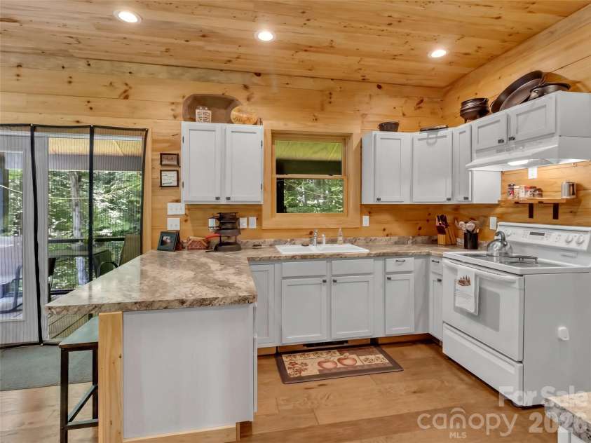 85 Lady Slipper Trail, Hot Springs, NC 28743.  MLS# CAR4391131, YatesRealty ID 32172. 