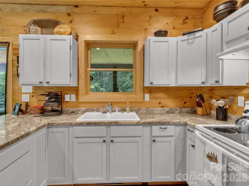 85 Lady Slipper Trail, Hot Springs, NC 28743.  MLS# CAR4391131, YatesRealty ID 32172. 