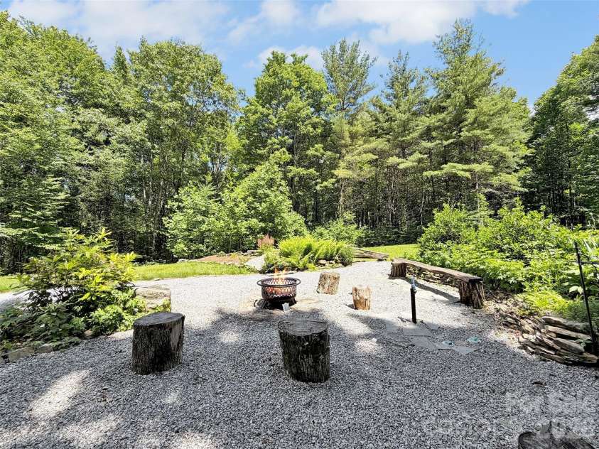 85 Lady Slipper Trail, Hot Springs, NC 28743.  MLS# CAR4391131, YatesRealty ID 32172. 