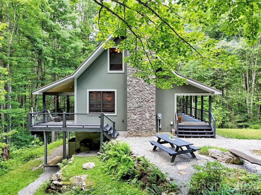 85 Lady Slipper Trail, Hot Springs, NC 28743.  MLS# CAR4391131, YatesRealty ID 32172. 