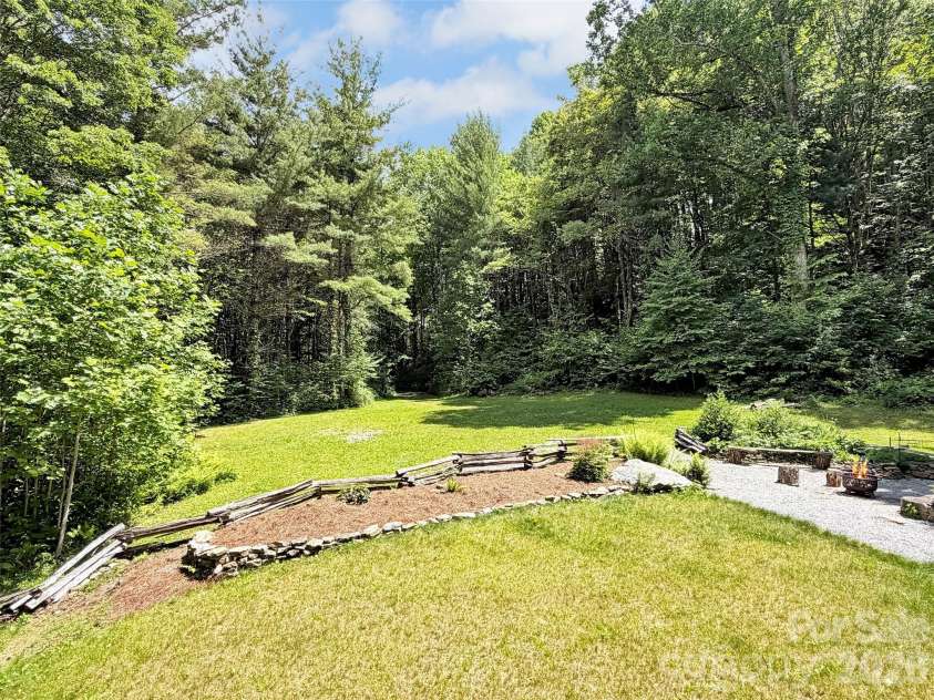 85 Lady Slipper Trail, Hot Springs, NC 28743.  MLS# CAR4391131, YatesRealty ID 32172. 