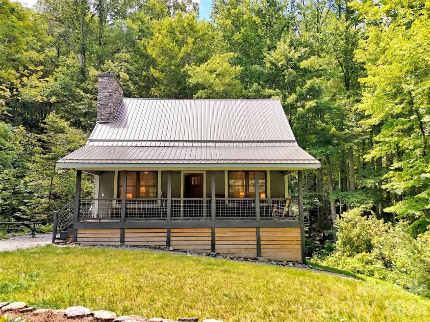 85 Lady Slipper Trail, Hot Springs, NC 28743.  MLS# CAR4391131, YatesRealty ID 32172. 