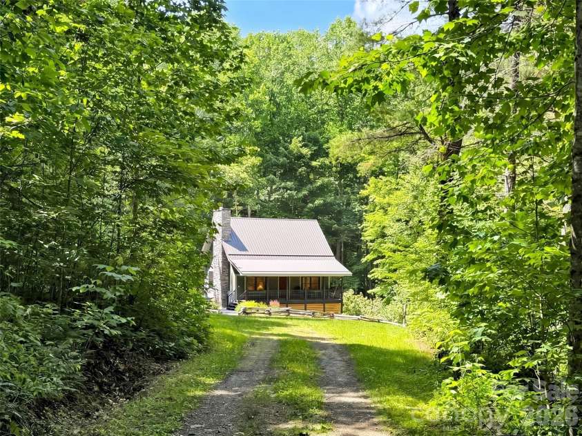 85 Lady Slipper Trail, Hot Springs, NC 28743.  MLS# CAR4391131, YatesRealty ID 32172. 