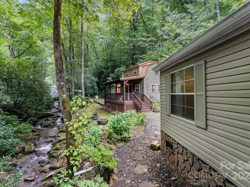 11 Choice Place, Whittier, NC 28789.  MLS# CAR4292703, YatesRealty ID 32174. 