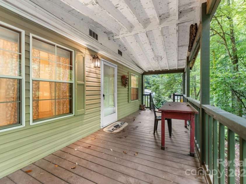 11 Choice Place, Whittier, NC 28789.  MLS# CAR4292703, YatesRealty ID 32174. 