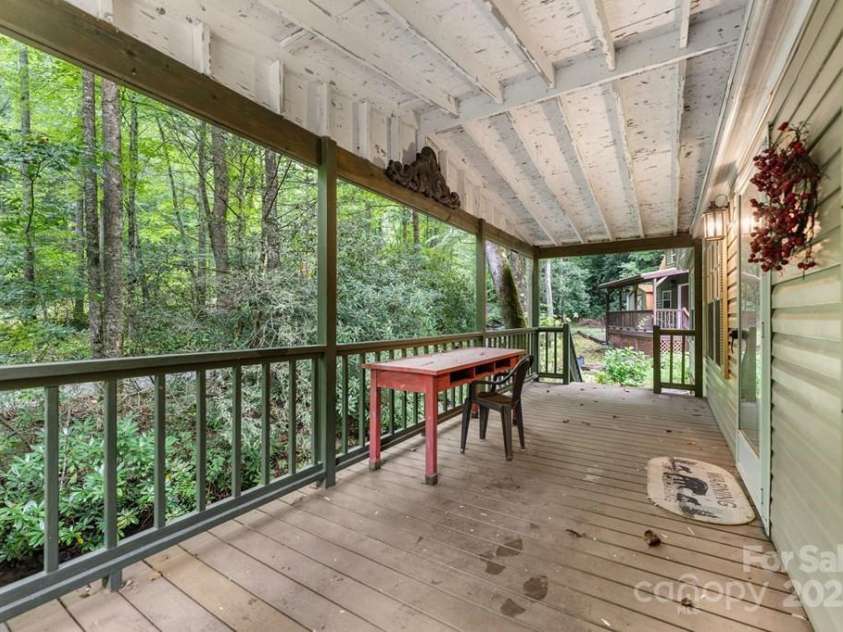 11 Choice Place, Whittier, NC 28789.  MLS# CAR4292703, YatesRealty ID 32174. 