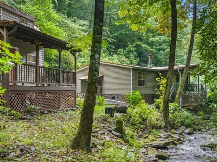 11 Choice Place, Whittier, NC 28789.  MLS# CAR4292703, YatesRealty ID 32174. 