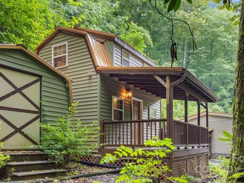 11 Choice Place, Whittier, NC 28789.  MLS# CAR4292703, YatesRealty ID 32174. 