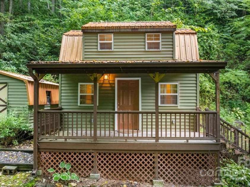 11 Choice Place, Whittier, NC 28789.  MLS# CAR4292703, YatesRealty ID 32174. 