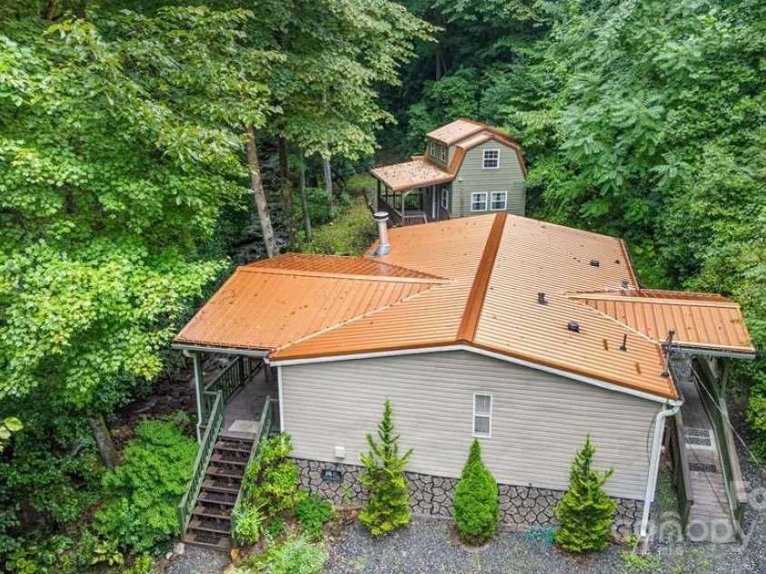 11 Choice Place, Whittier, NC 28789.  MLS# CAR4292703, YatesRealty ID 32174. 