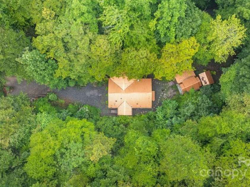 11 Choice Place, Whittier, NC 28789.  MLS# CAR4292703, YatesRealty ID 32174. 