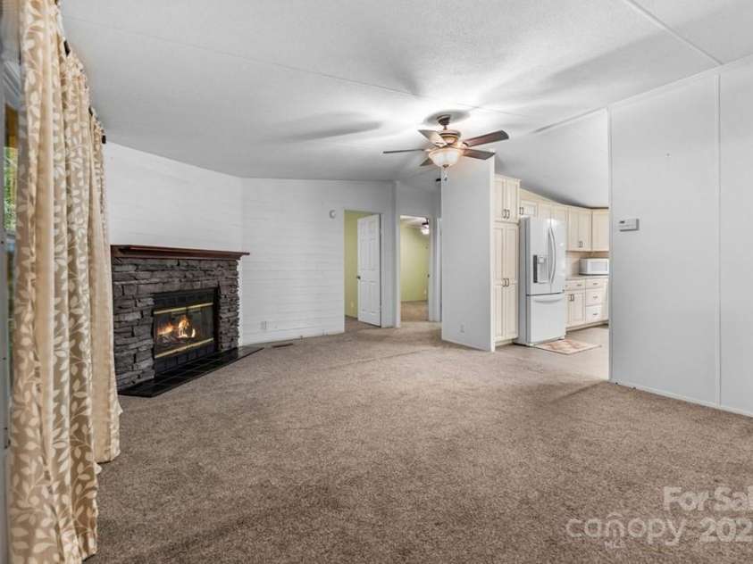 11 Choice Place, Whittier, NC 28789.  MLS# CAR4292703, YatesRealty ID 32174. 