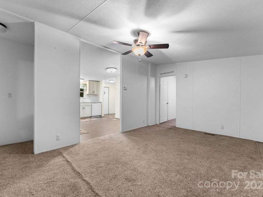 11 Choice Place, Whittier, NC 28789.  MLS# CAR4292703, YatesRealty ID 32174. 