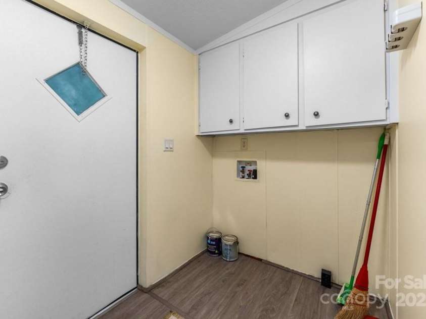 11 Choice Place, Whittier, NC 28789.  MLS# CAR4292703, YatesRealty ID 32174. 