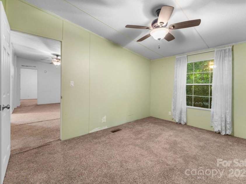 11 Choice Place, Whittier, NC 28789.  MLS# CAR4292703, YatesRealty ID 32174. 