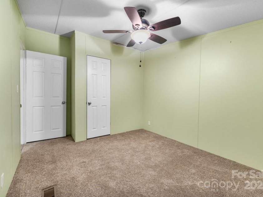 11 Choice Place, Whittier, NC 28789.  MLS# CAR4292703, YatesRealty ID 32174. 