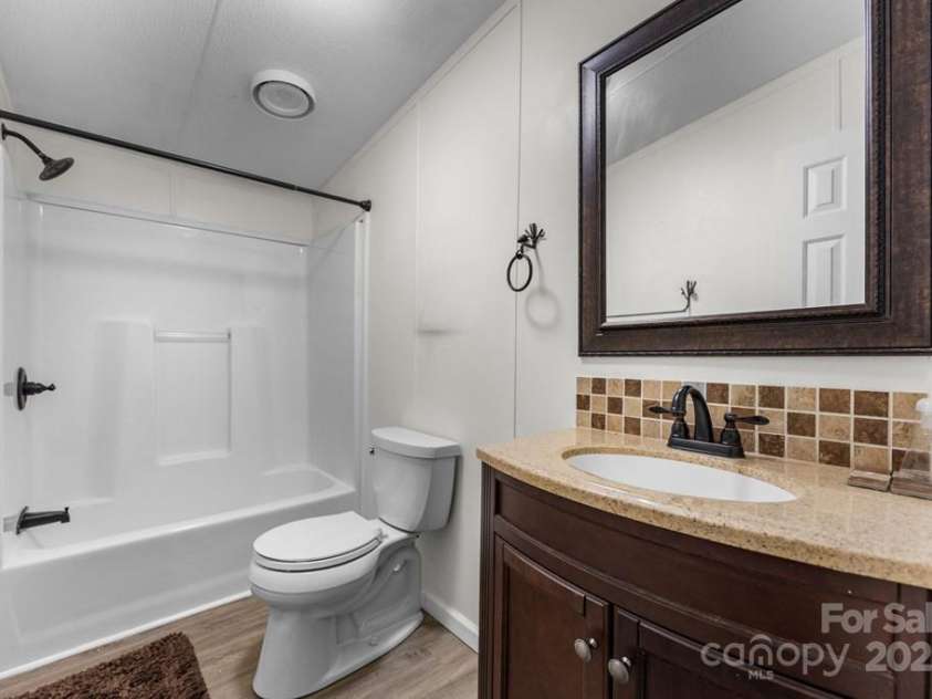 11 Choice Place, Whittier, NC 28789.  MLS# CAR4292703, YatesRealty ID 32174. 