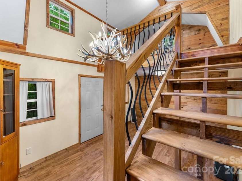 11 Choice Place, Whittier, NC 28789.  MLS# CAR4292703, YatesRealty ID 32174. 