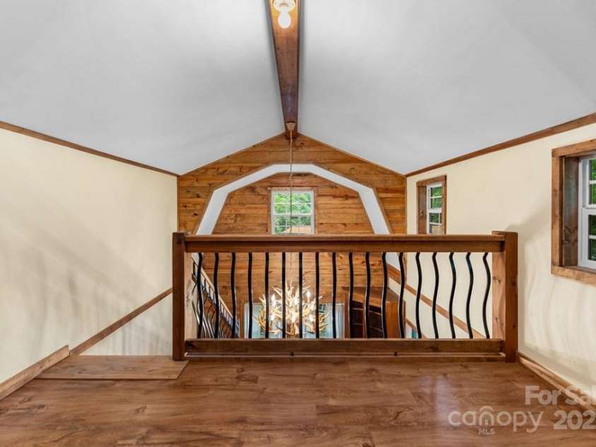 11 Choice Place, Whittier, NC 28789.  MLS# CAR4292703, YatesRealty ID 32174. 