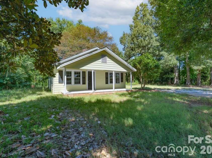 1933 Rocky River Road, Lancaster, SC 29720.  MLS# CAR4393084, YatesRealty ID 32174. 