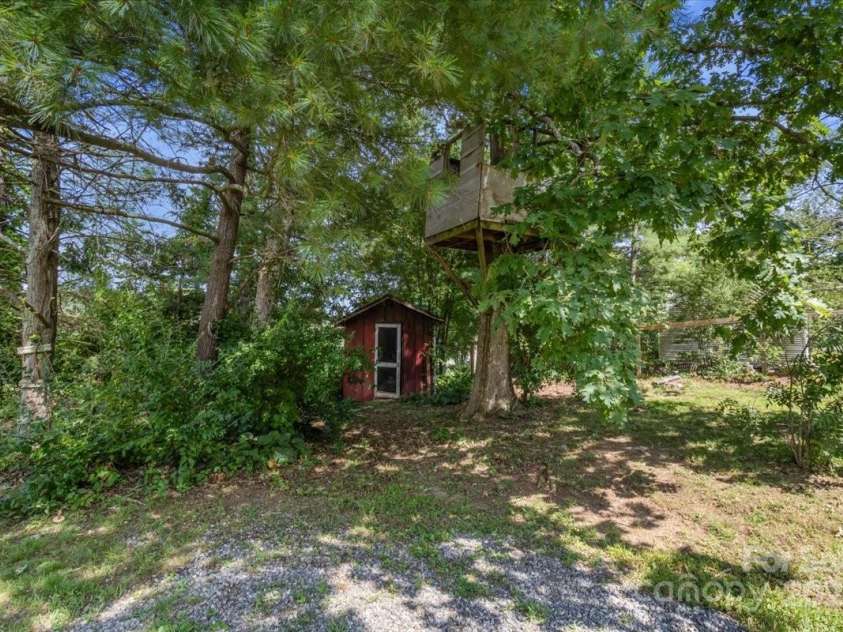 11 Fishers Mill Road, Arden, NC 28704.  MLS# CAR4289304, YatesRealty ID 32176. 