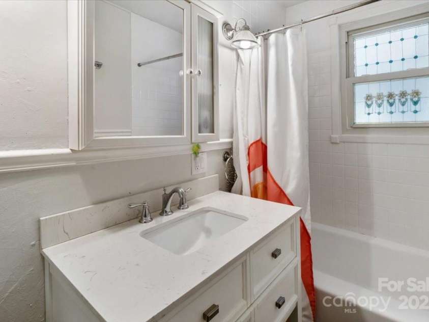 11 Fishers Mill Road, Arden, NC 28704.  MLS# CAR4289304, YatesRealty ID 32176. 