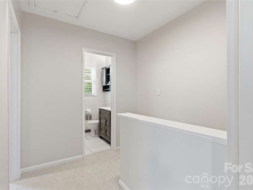 525 Wakefield Drive, Charlotte, NC 28209.  MLS# CAR4391930, YatesRealty ID 32176. 
