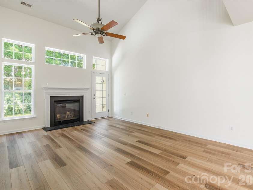 130 Autumn Falls Drive, Lake Wylie, SC 29710.  MLS# CAR4376431, YatesRealty ID 32177. 