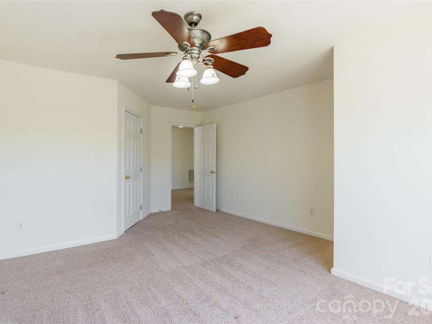130 Autumn Falls Drive, Lake Wylie, SC 29710.  MLS# CAR4376431, YatesRealty ID 32177. 
