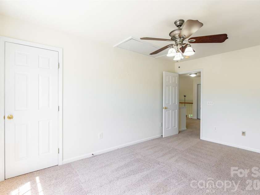 130 Autumn Falls Drive, Lake Wylie, SC 29710.  MLS# CAR4376431, YatesRealty ID 32177. 