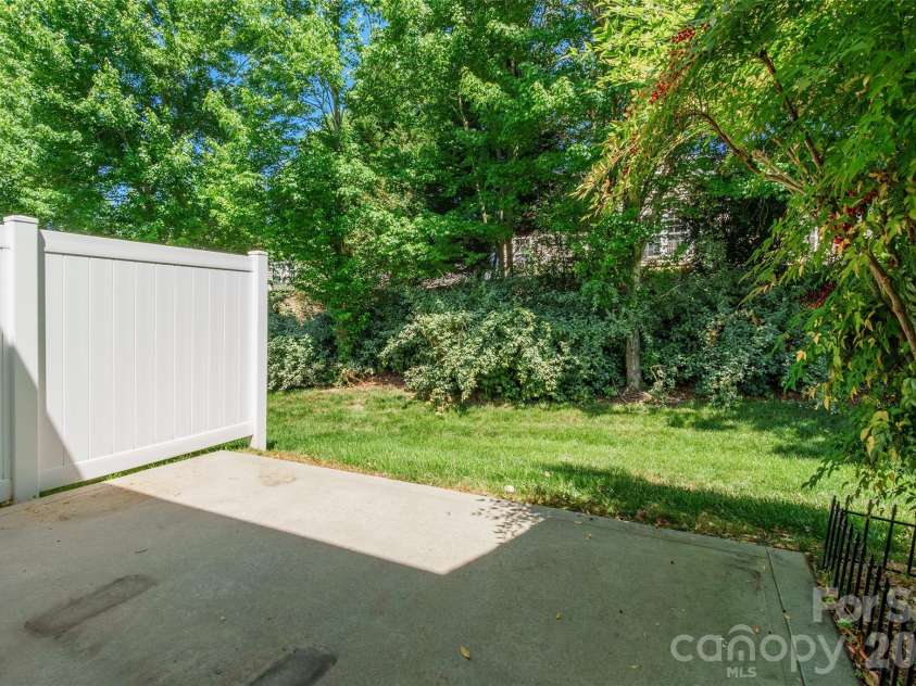 130 Autumn Falls Drive, Lake Wylie, SC 29710.  MLS# CAR4376431, YatesRealty ID 32177. 