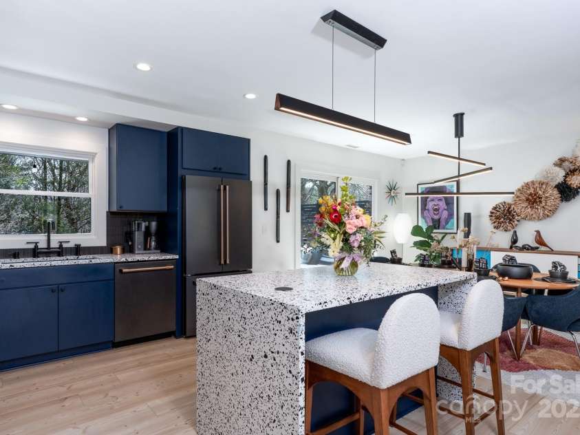 465 Highland Avenue, Boone, NC 28607.  MLS# CAR4292761, YatesRealty ID 32177. 