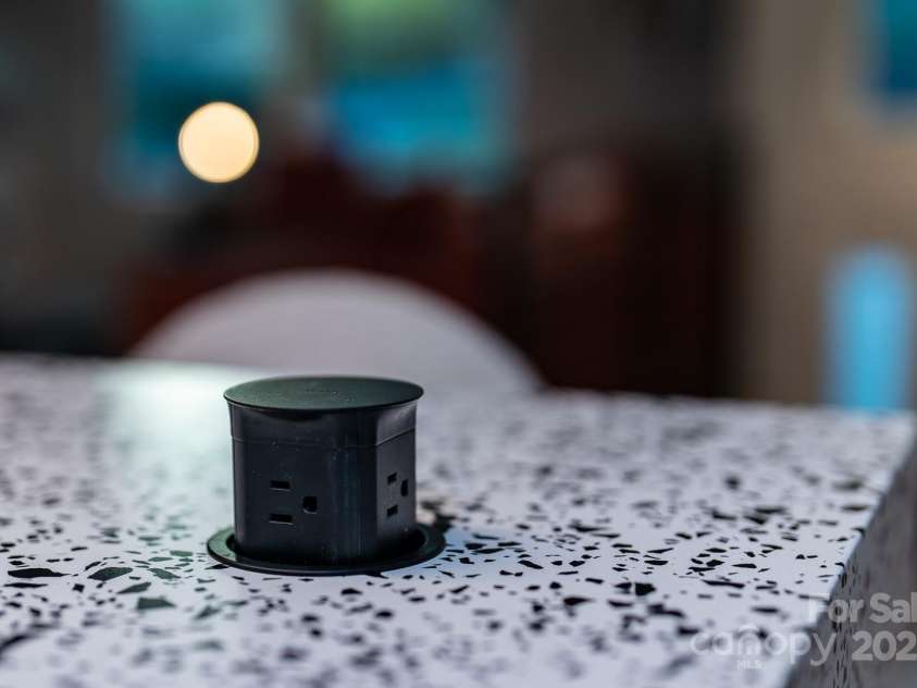 465 Highland Avenue, Boone, NC 28607.  MLS# CAR4292761, YatesRealty ID 32177. 