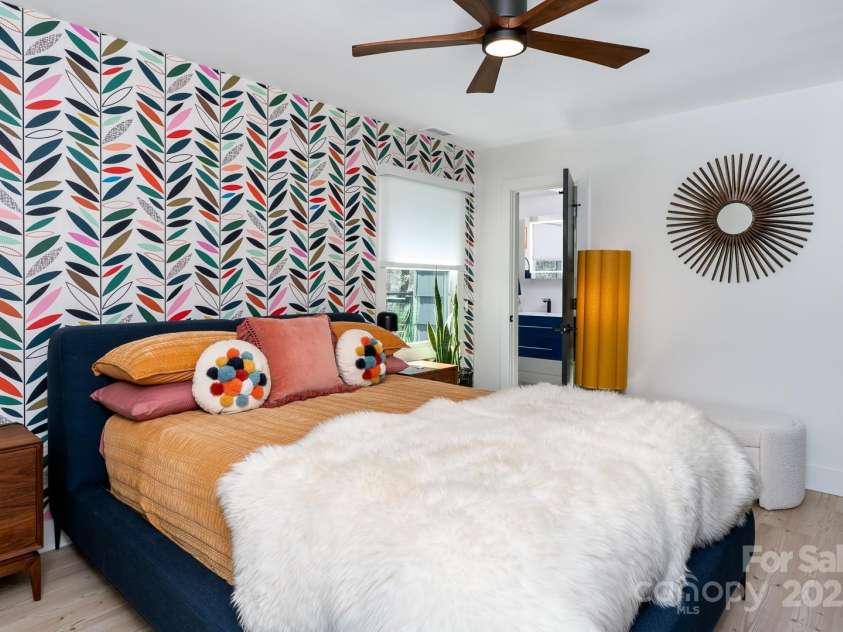 465 Highland Avenue, Boone, NC 28607.  MLS# CAR4292761, YatesRealty ID 32177. 