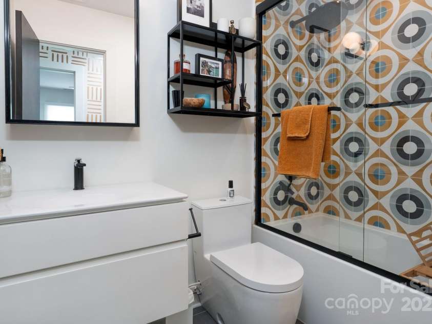 465 Highland Avenue, Boone, NC 28607.  MLS# CAR4292761, YatesRealty ID 32177. 